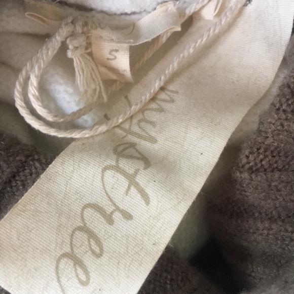 Mystree size small sweater - Picture 5 of 6